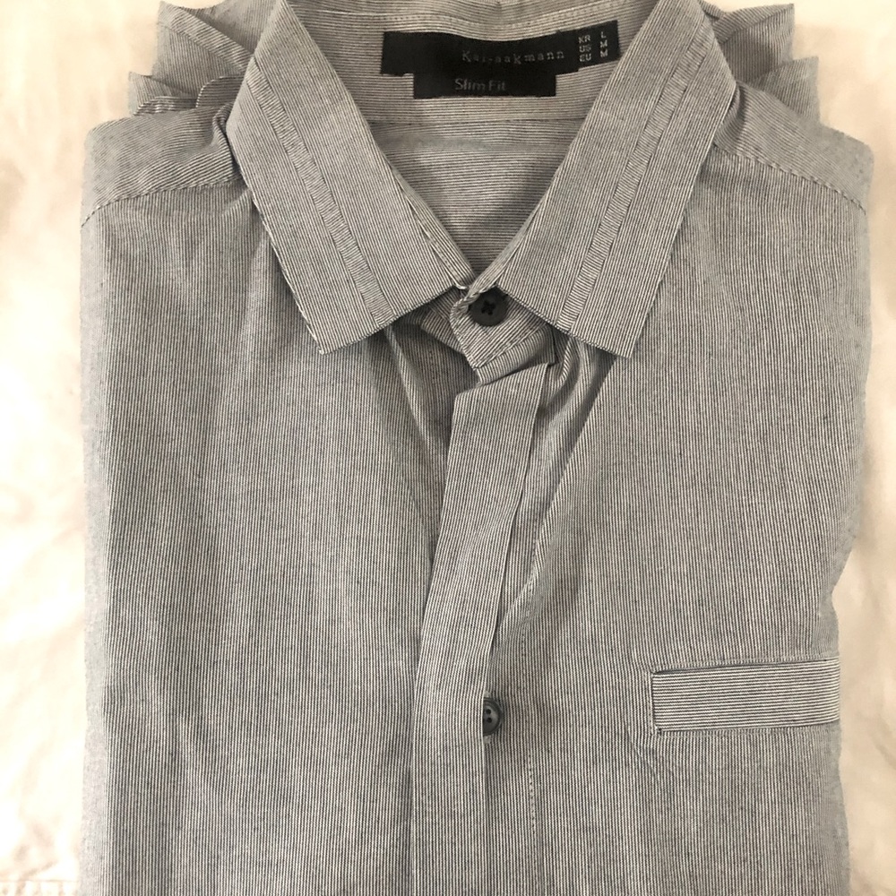Kai-aakmaam Button down shirt. Sz M. Slim.
